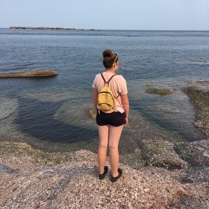 Meet your Posher, Elodie